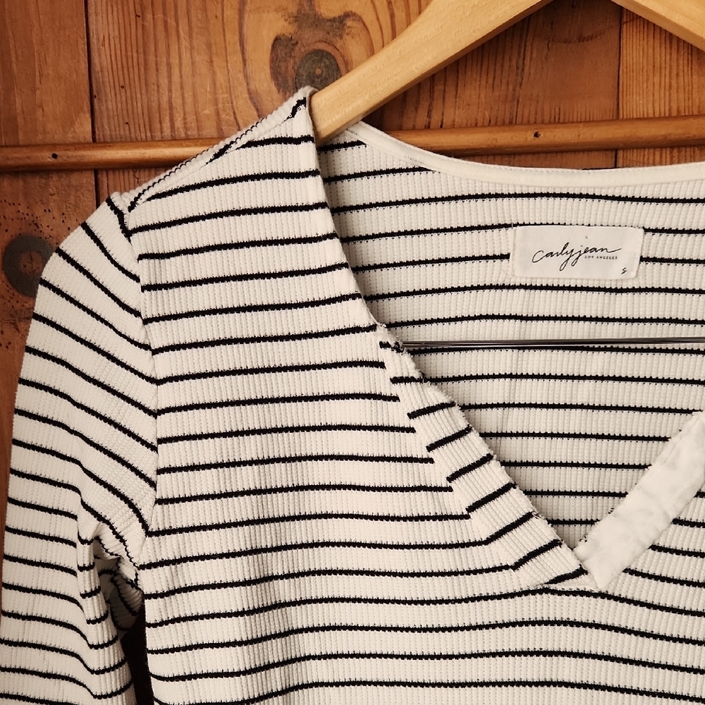 Carly Jean Los Angeles Black and White Striped V-Neck Long Sleeve Top - Picture 4 of 4